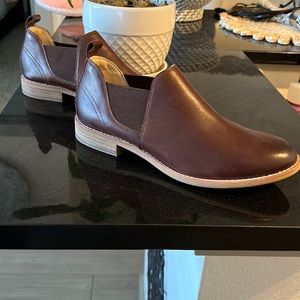 Clarks NWOT - Edenvale Page style, brown leather, women’s booties